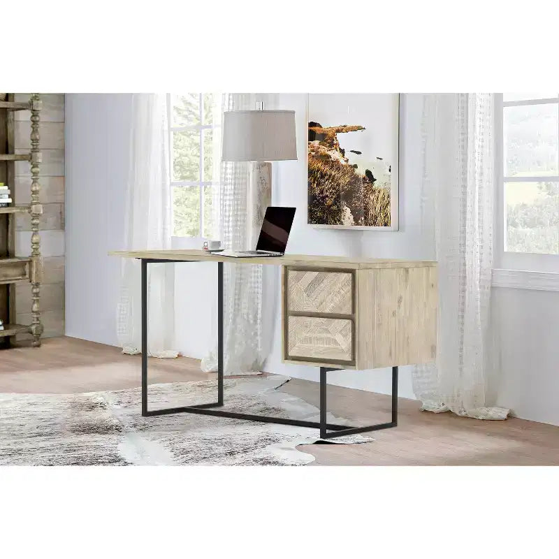Bureau en métal noir avec étagères de rangement ouvertes