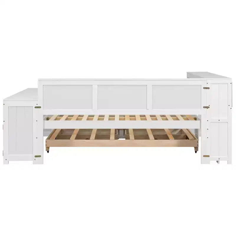 Lit plateforme, bureau avec étagères et tiroirs de rangement, et armoires