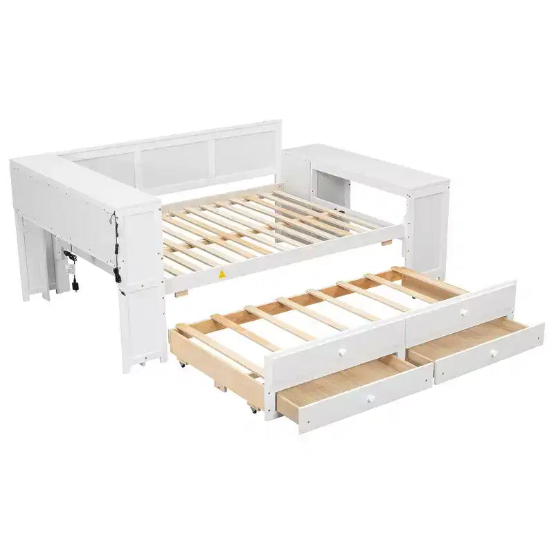 Lit plateforme, bureau avec étagères et tiroirs de rangement, et armoires