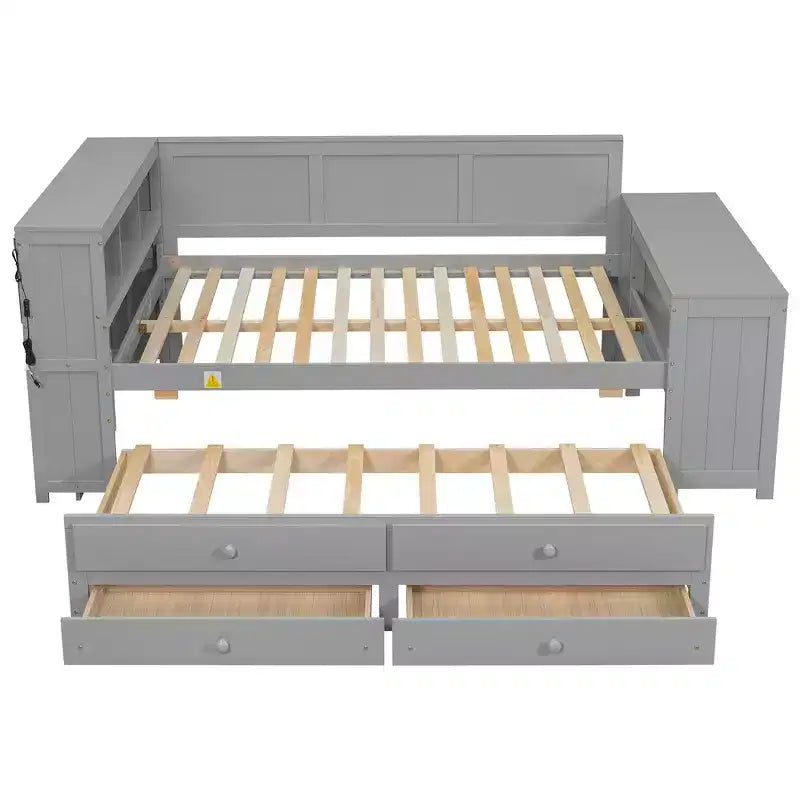 Lit plateforme, bureau avec étagères et tiroirs de rangement, et armoires