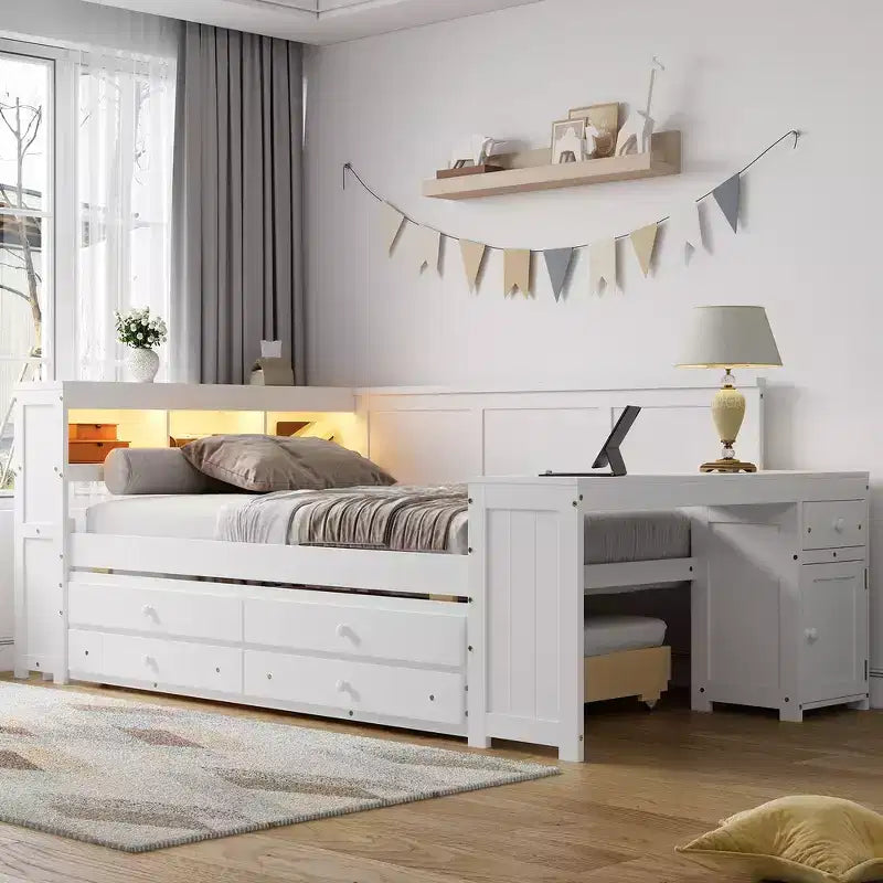 Lit plateforme, bureau avec étagères et tiroirs de rangement, et armoires