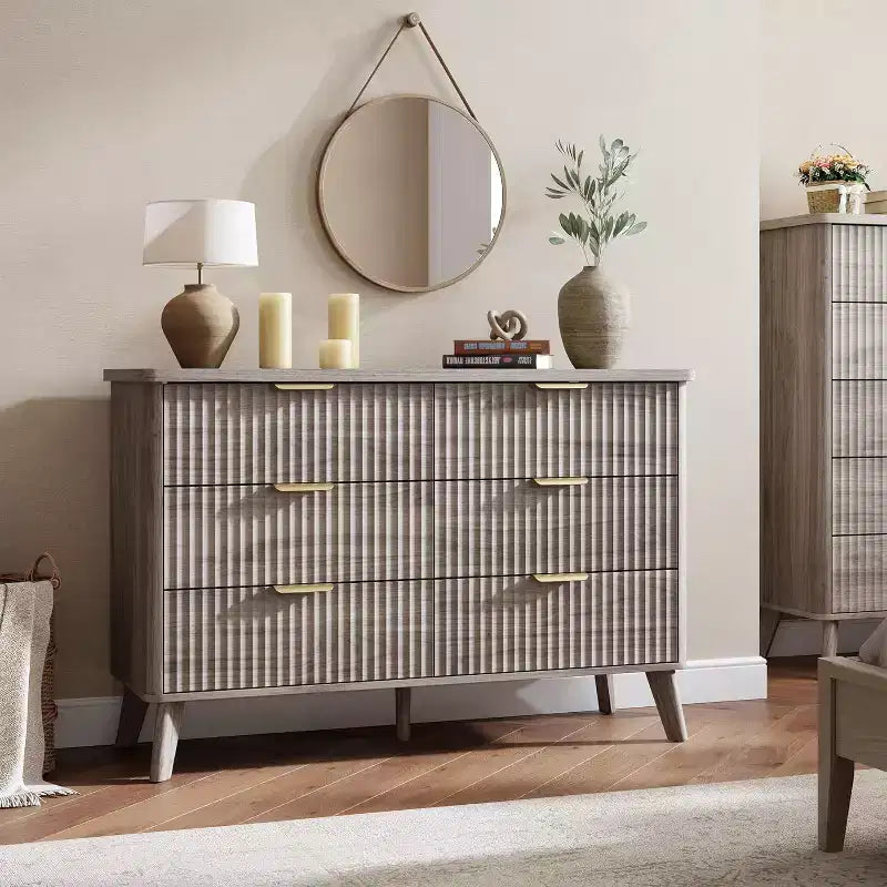 Une coiffeuse avec rainures encastrées pour la chambre.