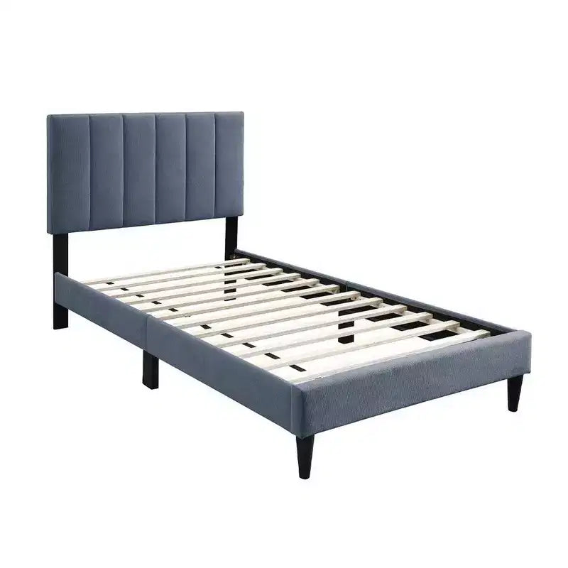 Grand lit, fait d'un doux tissu de lin matelassé gris anthracite