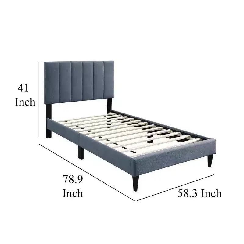 Grand lit, fait d'un doux tissu de lin matelassé gris anthracite