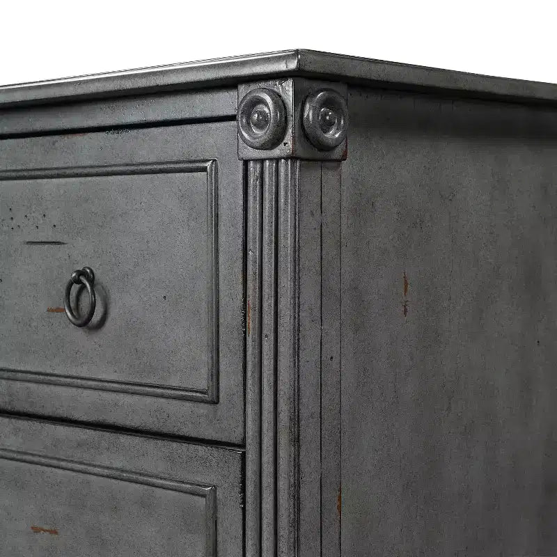Commode classique à quatre tiroirs