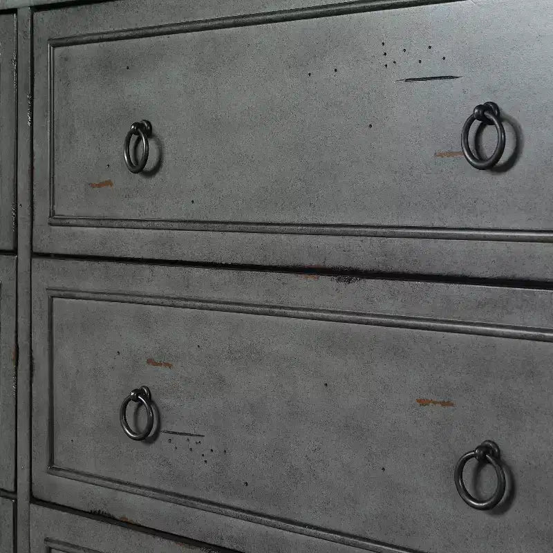 Commode classique à quatre tiroirs