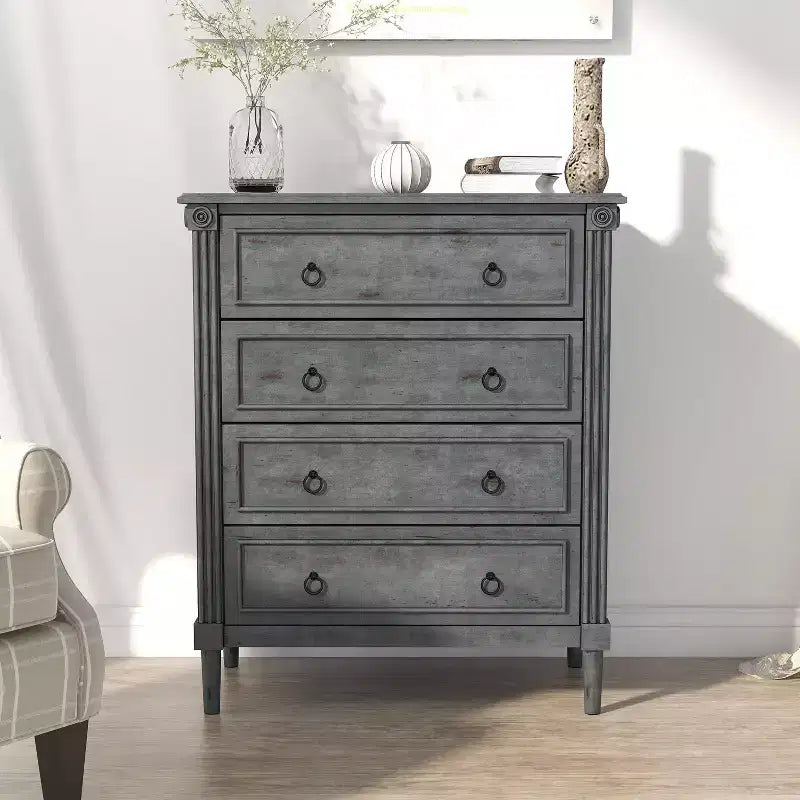 Commode classique à quatre tiroirs