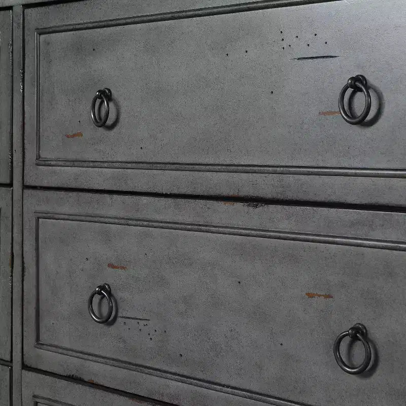 Commode classique à quatre tiroirs